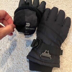 All in Motion Kids Black Winter Gloves
